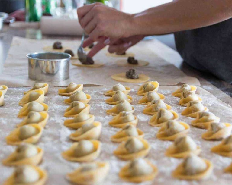 Tortellini Caseros De Carne O Ricotta Y Espinacas Recetas De Salsas