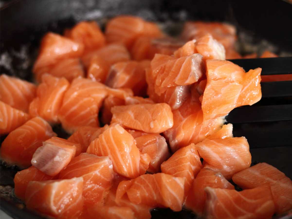 saltear salmon - Hojaldre con salmón (2 recetas fáciles para toda la familia)