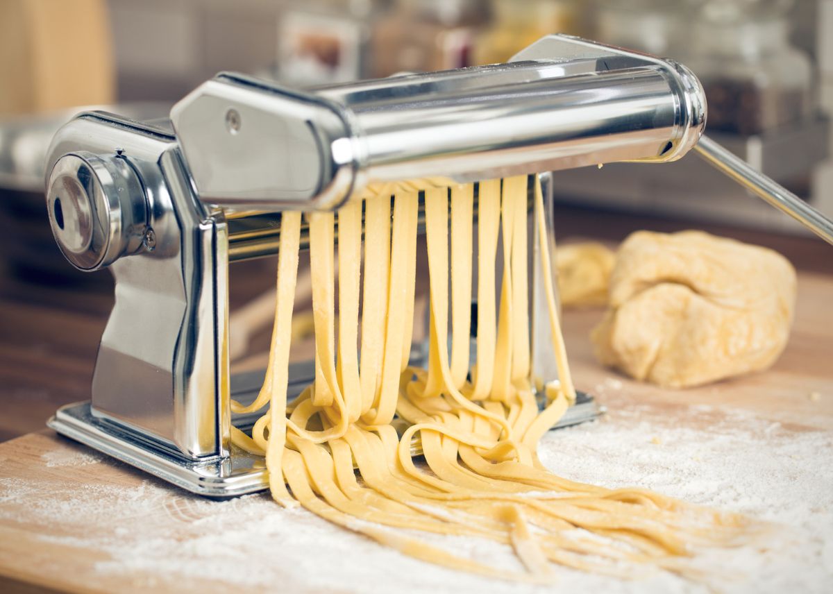 Máquina para hacer pasta fresca Marcato Atlas y tendedero