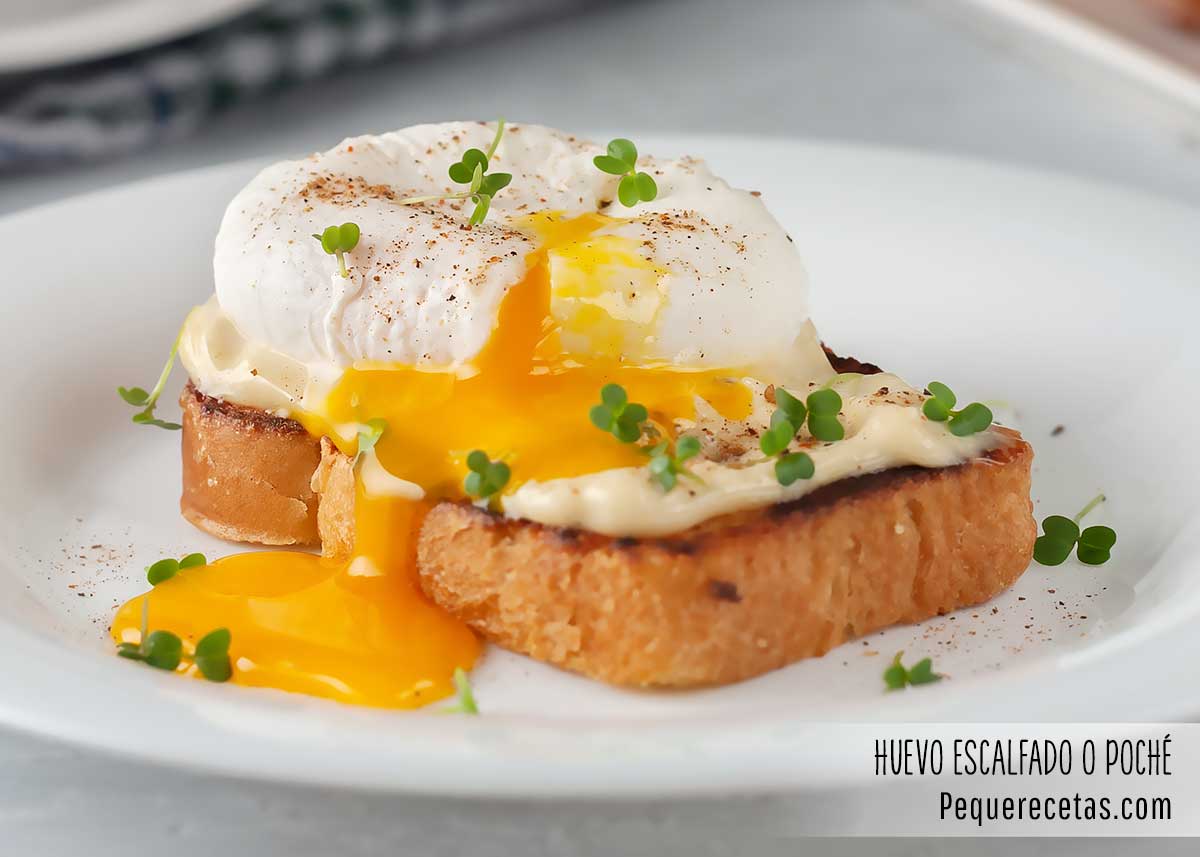 Cómo hacer un huevo poché en microondas - Receta fácil, rápida y deliciosa  para preparar huevos