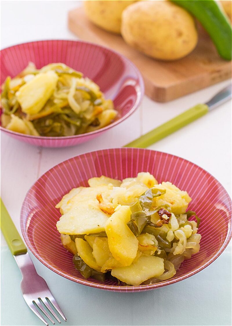 como hacer patatas a lo pobre - Patatas a lo pobre (la MEJOR receta de guarnición con patatas)