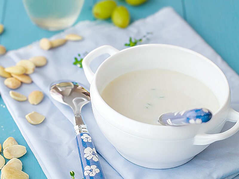 ajoblanco receta 1 - Ajoblanco malagueño tradicional, la variante del gazpacho con almendras