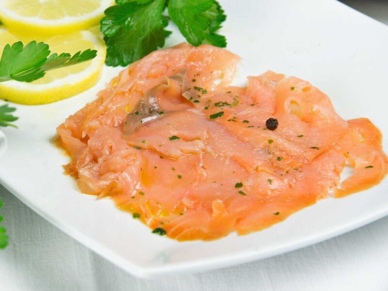 como acompanar salmon marinado - Salmón marinado, una receta fácil y deliciosa