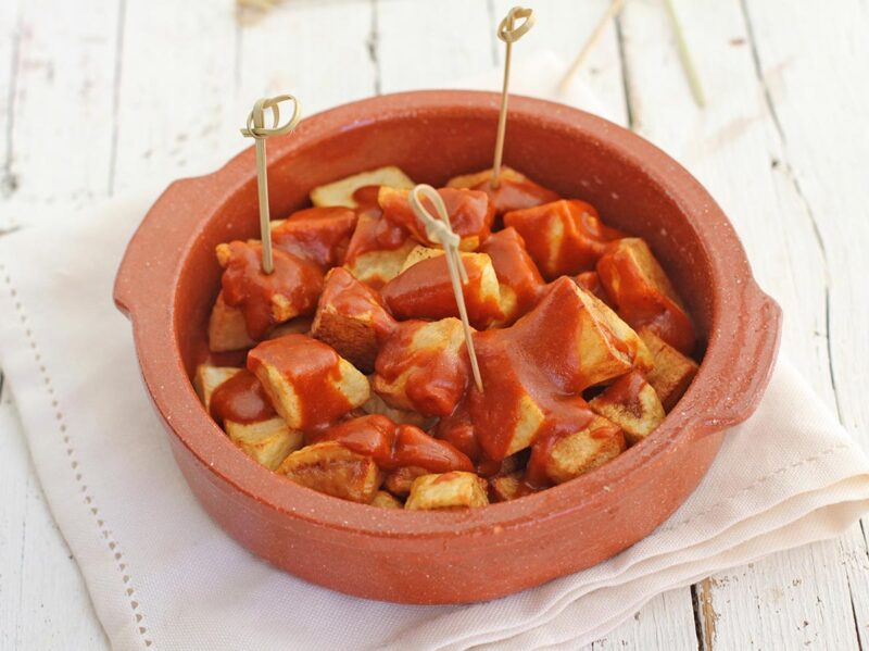 patatas bravas madrid autenticas - Patatas bravas, la receta auténtica de una tapa irresistible