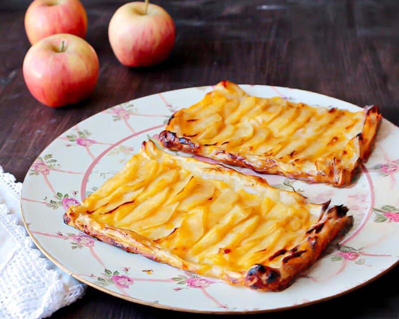 tarta de manzana con hojaldre y crema pastelera