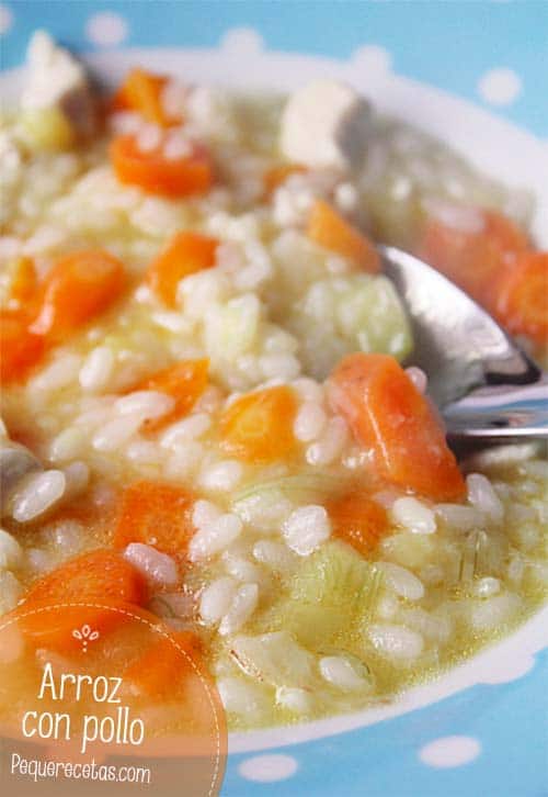 Sopa de arroz con pollo y verduras (receta fácil y completa) - PequeRecetas