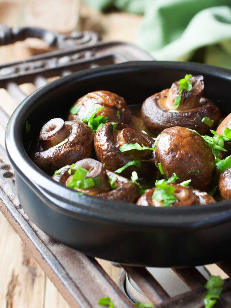 como hacer champiñones al horno con ajo y perejil