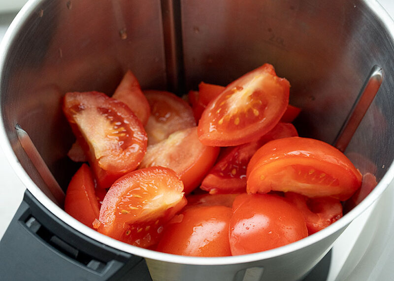 robot cocina tomates - Salmorejo con Thermomix, receta fácil en 10 minutos