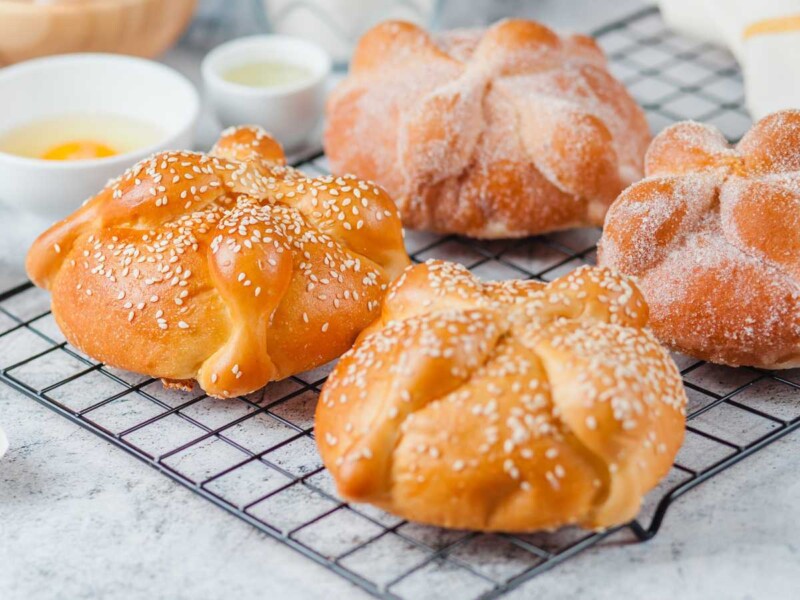 Pan de Muerto (receta tradicional mexicana del Día de Muertos)