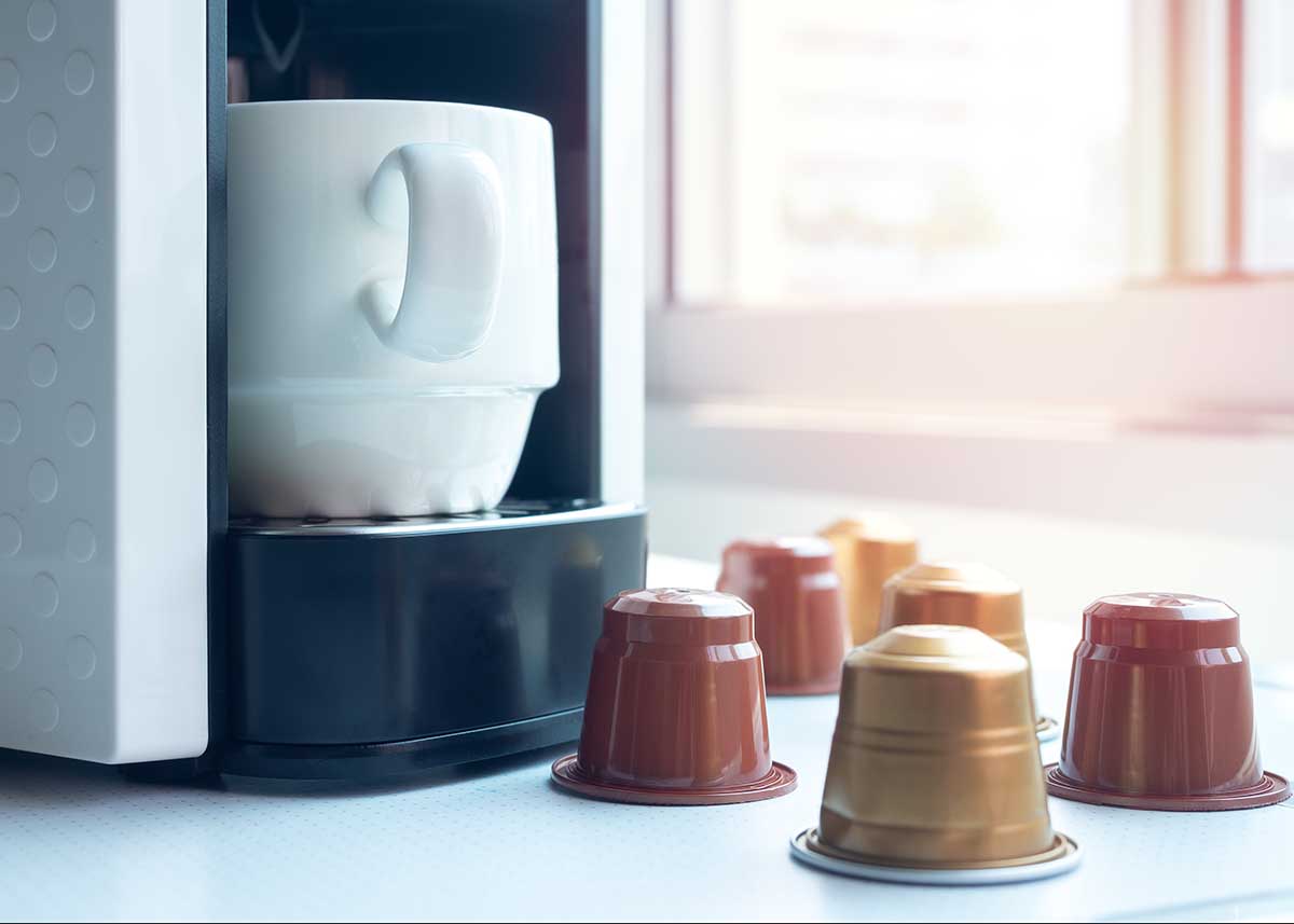 La Philips L'Or es la cafetera de cápsulas barata que te ofrece tu café de  la mañana en menos de un minuto