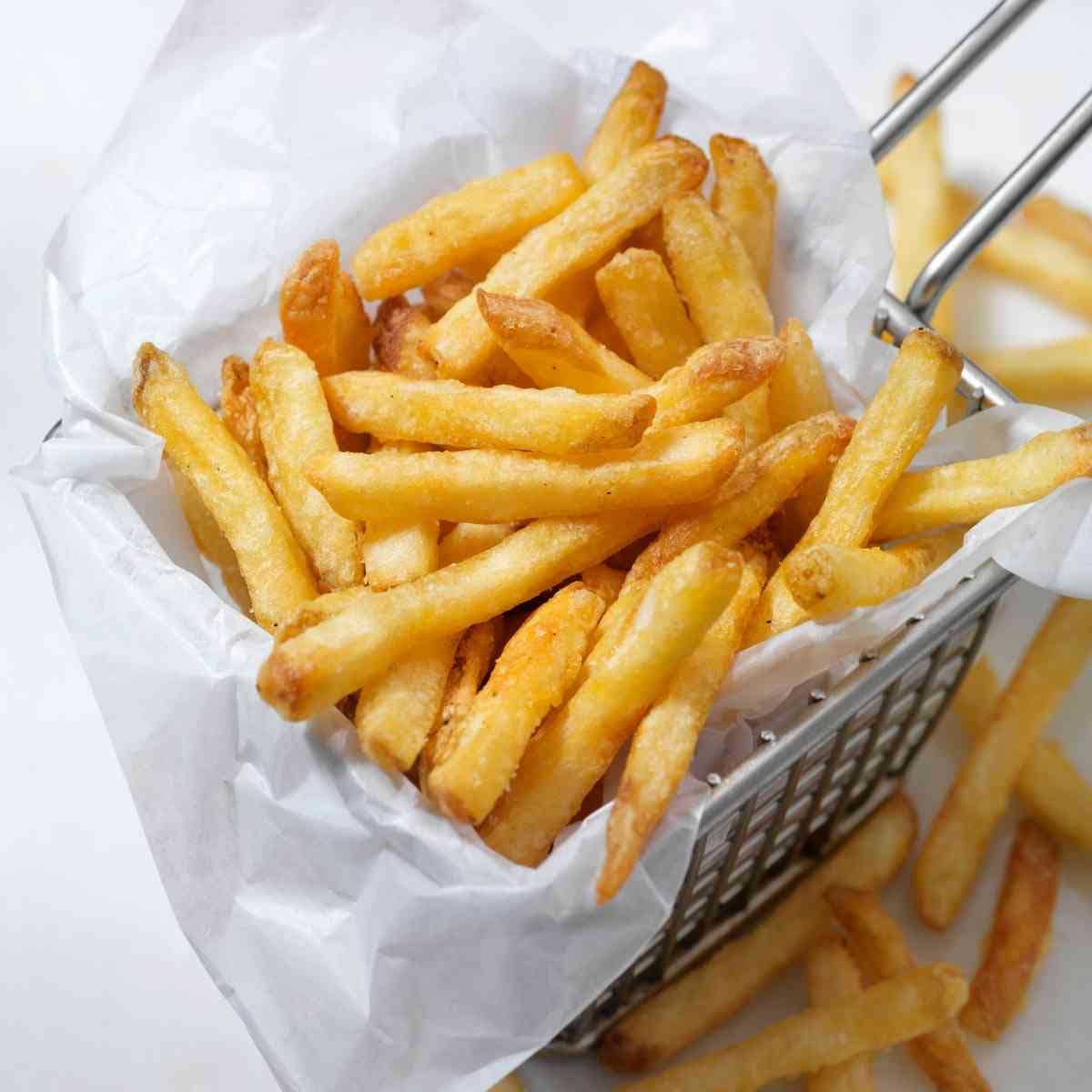 Patatas fritas congeladas hechas en Airfryer: ¡Crujientes y