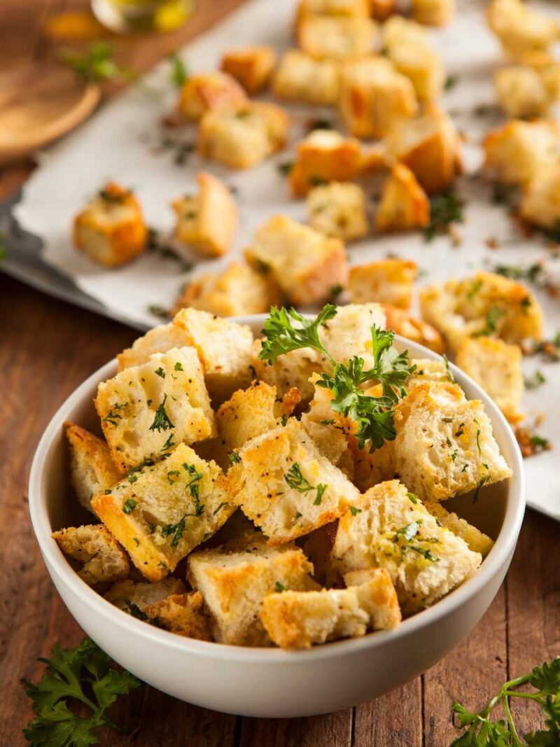 como hacer picatostes caseros - Picatostes de pan o croutons caseros: en sartén, horno o freidora de aire