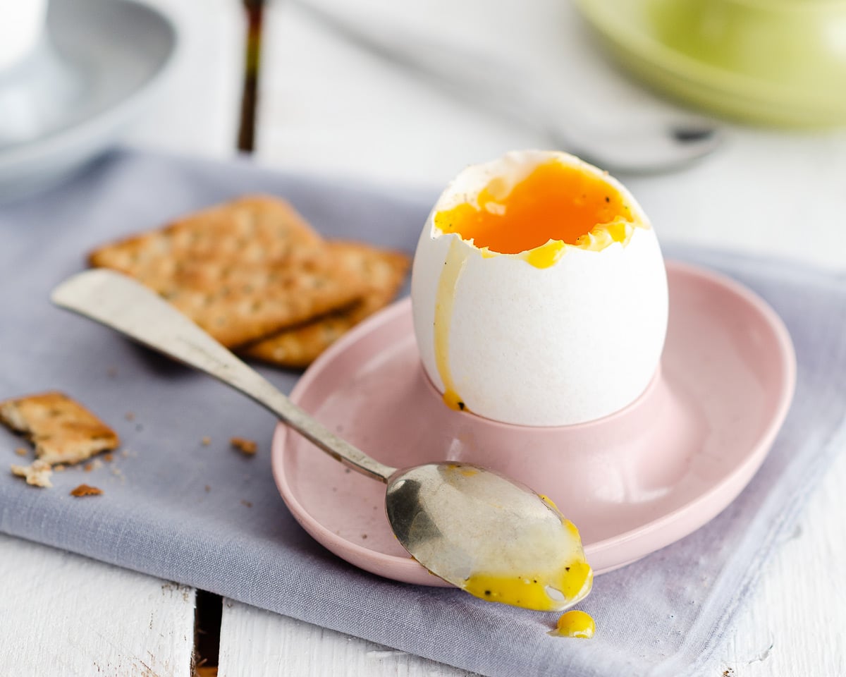 Cómo hacer huevo poché o escalfado en microondas en 1 minuto - PequeRecetas