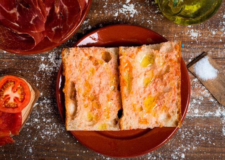 Pan tumaca o pa amb tomàquet (cómo hacer pan con tomate catalán ...