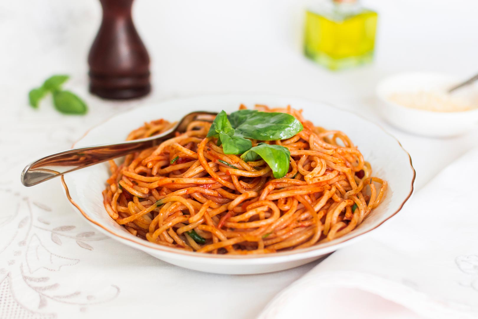 Cómo hacer los espaguetis con tomate perfectos - PequeRecetas