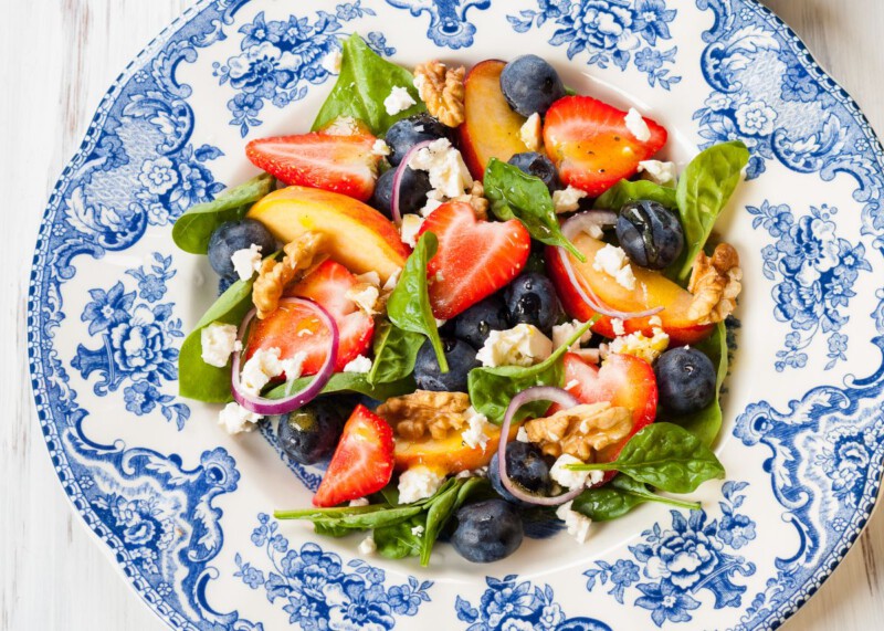 Ensalada De Espinacas Con Frutas Y Nueces - Dieta Mediterránea (Beneficios Y Ejemplo De Menú Semanal)