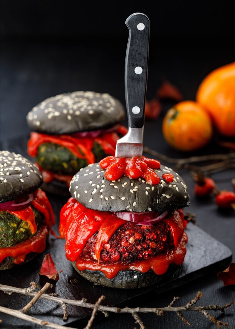 hamburguess halloween para adolescentes - 20 recetas de Halloween para adultos que te harán gritar de miedo