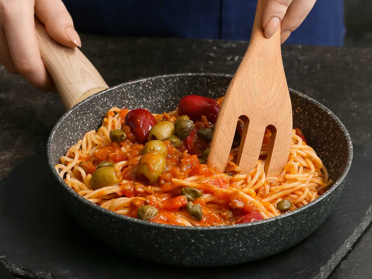 Salsa Pasta Puttanesca - Espaguetis A La Puttanesca, La Pasta Con La Historia Más Picante De Italia