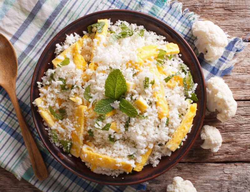 arroz de coliflor con tortilla - Las mejores recetas con verduras para niños