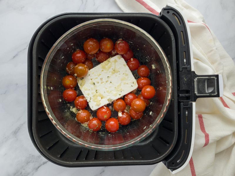 Tomate Cherry Con Queso Feta Airfryer - Pasta Con Tomates Cherry Y Queso Feta En Freidora De Aire, La Receta Viral De Tiktok