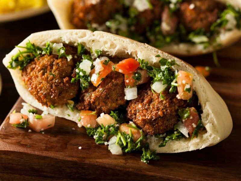 bocadillo de falafel - +30 recetas de bocadillos caseros fáciles