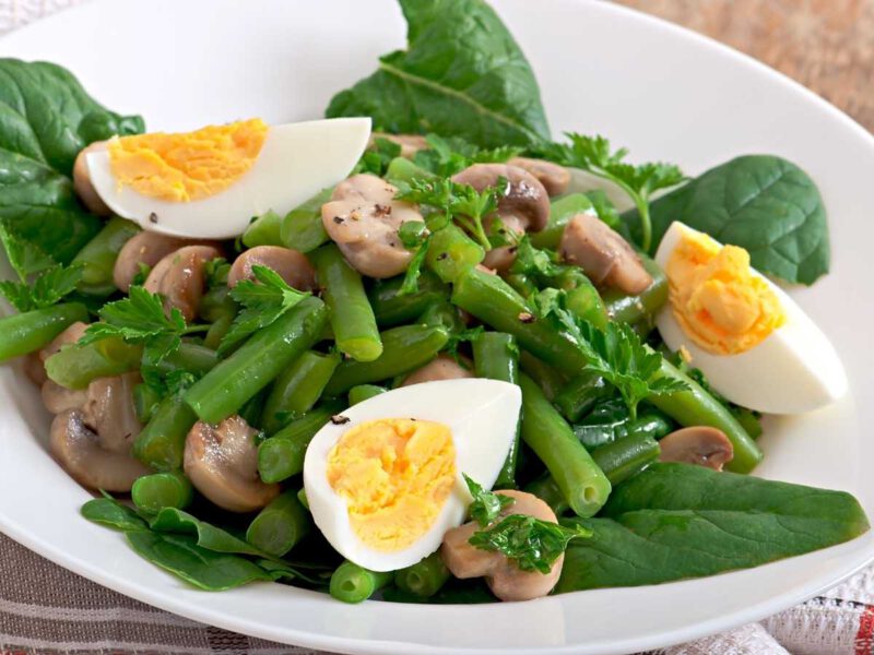 ensalada de judias verdes champinones y huevo - Ensalada de judías verdes (5 recetas fáciles y sanas)