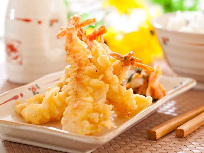 Langostinos en tempura crujientes, receta japonesa tradicional