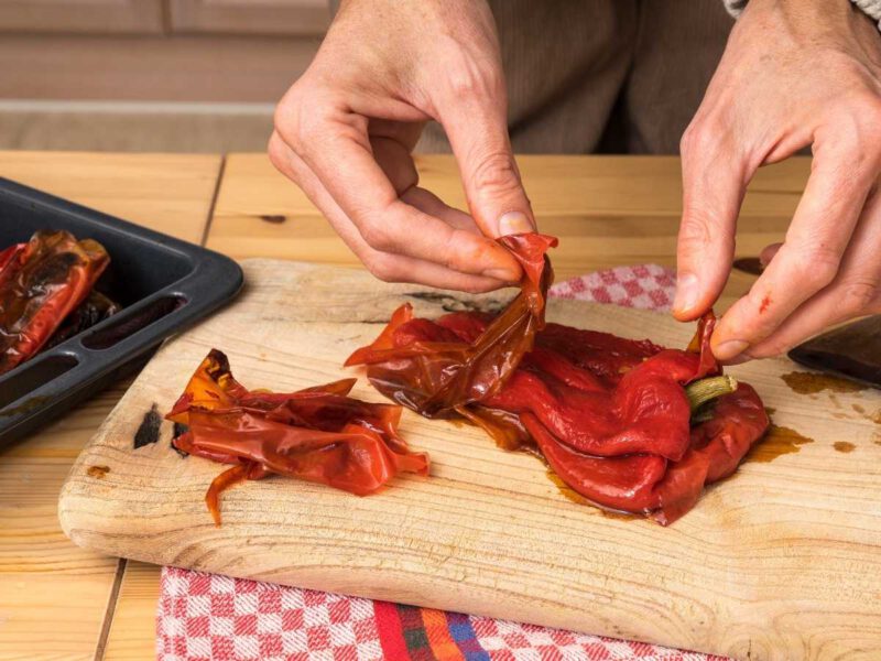 Pelar Pimientos Asados - Ensalada De Pimientos Asados