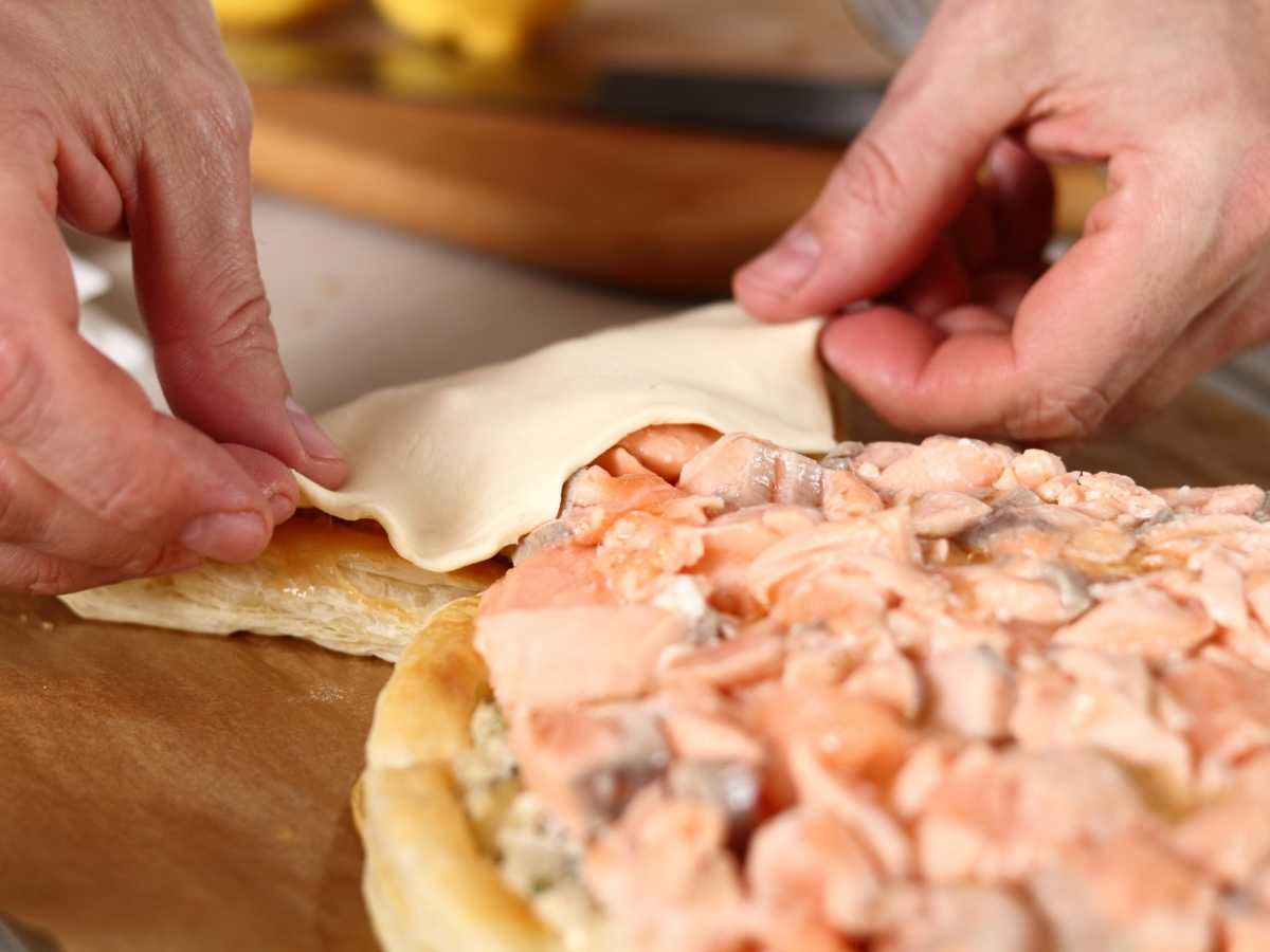 como hacer pescado en hojaldre facil con salmon - Hojaldre con salmón (2 recetas fáciles para toda la familia)