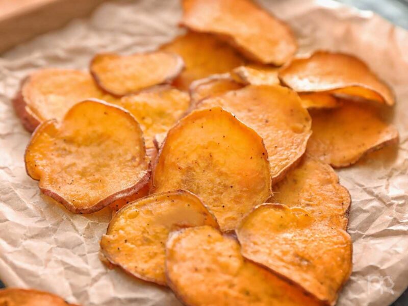 chips de boniato - Chips de boniato crujientes (al horno, freidora de aire, o microondas)