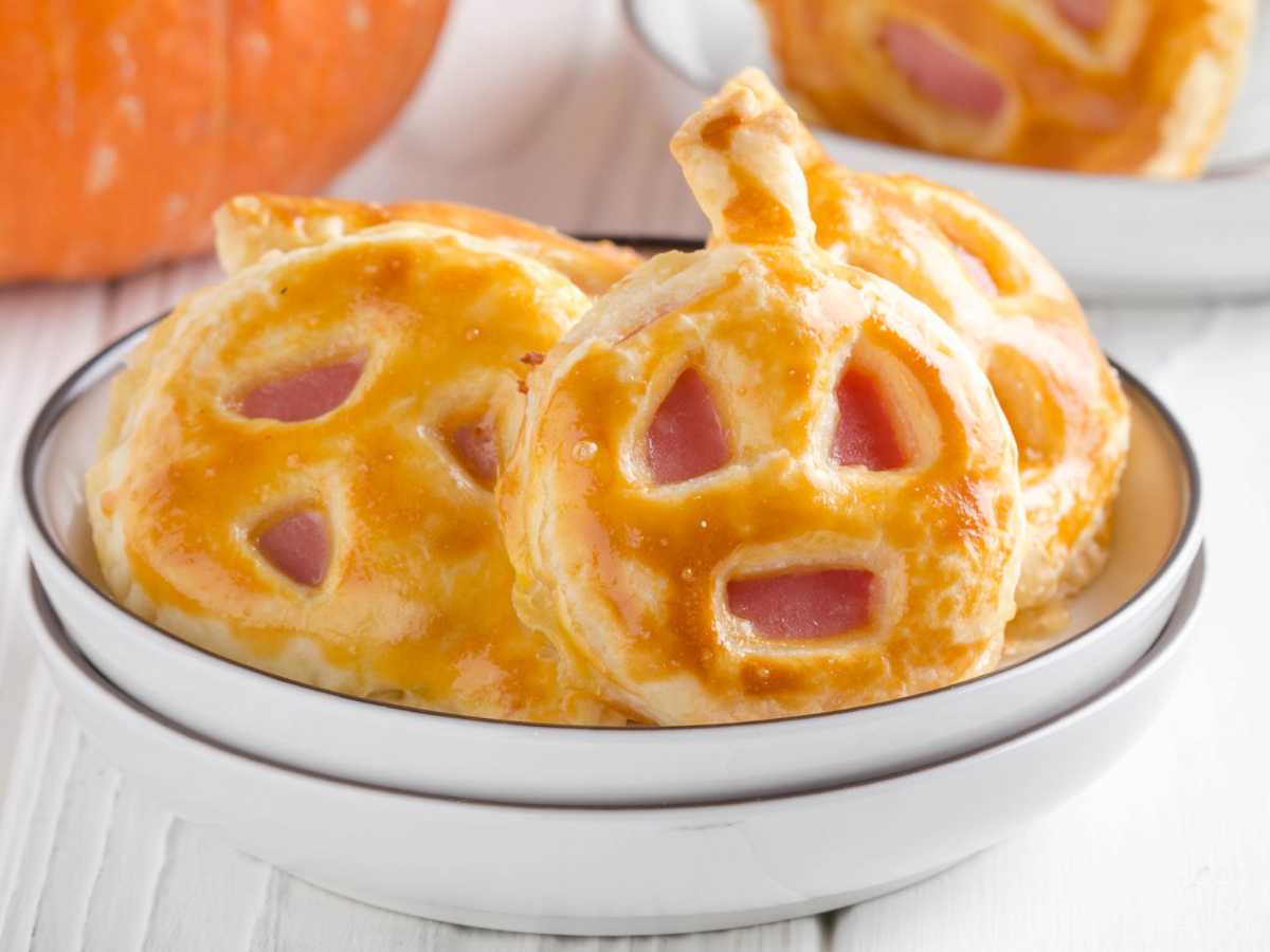 como hacer empanadillas de hojaldre para halloween - Empanadillas de calabazas de Halloween rellenas de jamón y queso