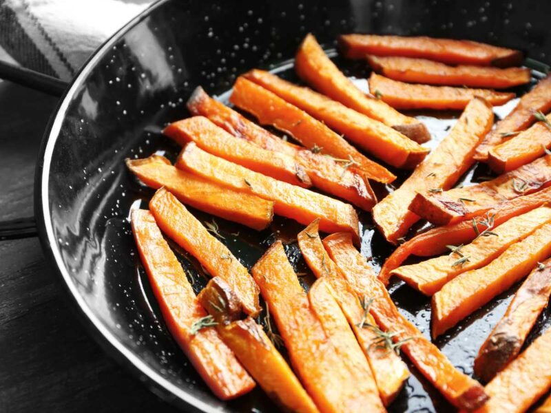 como hacer patatas de boniato frito caseras - Boniato frito en bastones (estilo patata frita)