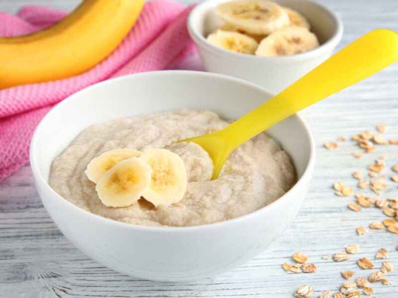 Papilla de avena y plátano para bebés