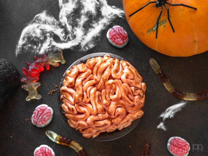 tarta cerebro halloween - 20 recetas de Halloween para adultos que te harán gritar de miedo