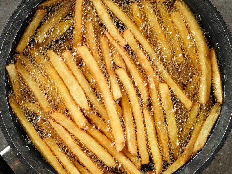 tecnica para freir patatas perfectas y crujientes - Patatas fritas perfectas, crujientes y doradas