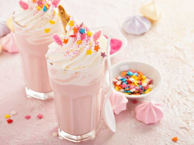 batidos de unicornio para fiestas infantiles - Recetas de cumpleaños para niños con alergias alimentarias