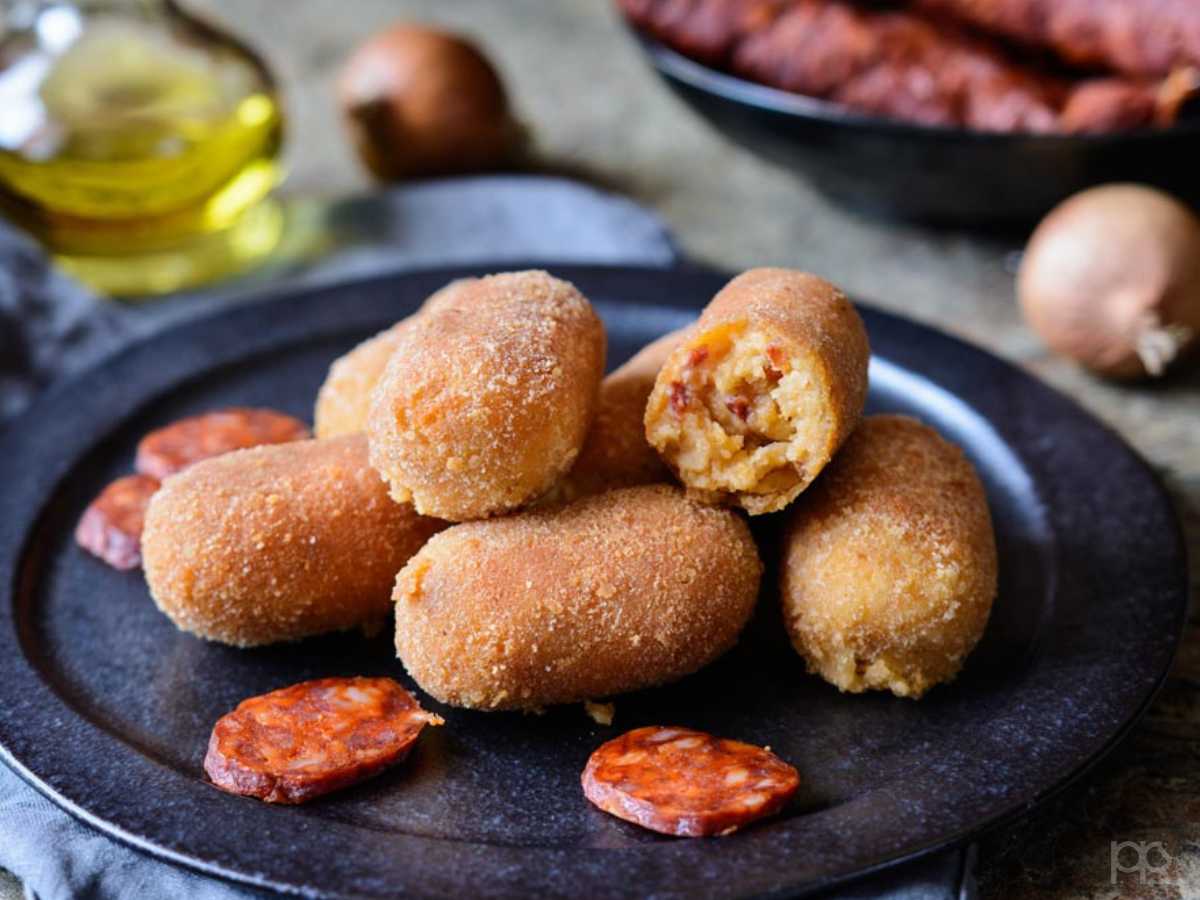 Croquetas de chorizo caseras