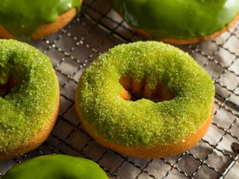 donuts al horno casero con te matcha - 15 recetas con té matcha saludables y deliciosas