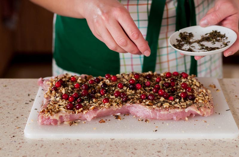 relleno de arándanos y frutos secos para lomo de cerdo