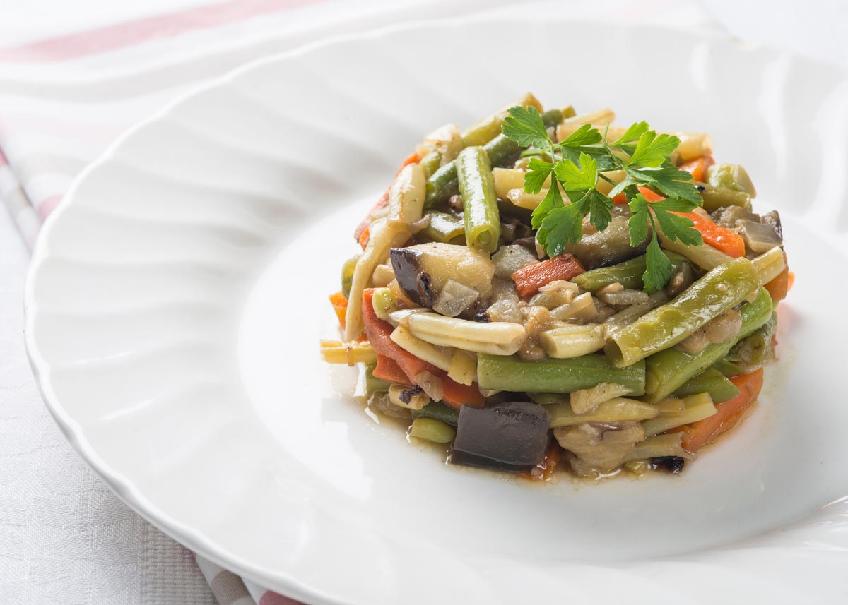 Timbal de verduras variadas: un entrante o guarnición fácil y saludable