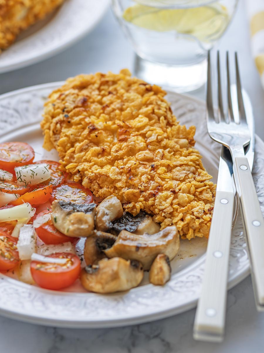 como hacer pechugas de pollo rebozadas en freidora de aire o airfryer - Pechuga de pollo crujiente en freidora de aire, jugosa, fácil, y saludable