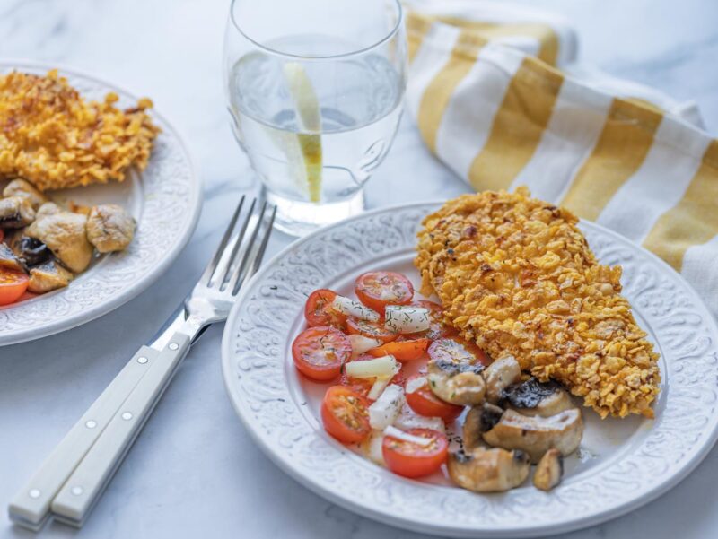 pechugas de pollo rebozadas con cereales en airfryer - Pechuga de pollo crujiente en freidora de aire, jugosa, fácil, y saludable