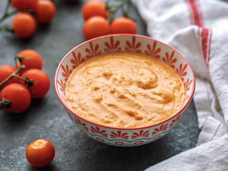 salsa de tomates cherry - Alcachofas en freidora de aire